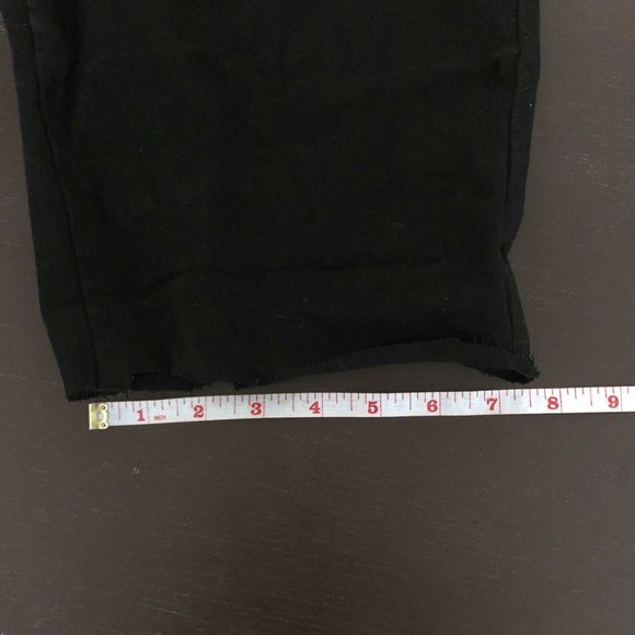 Universal Standard High-Rise Cut-Off Rolled Cuff Bermuda Shorts Black 18 - Picture 8 of 13